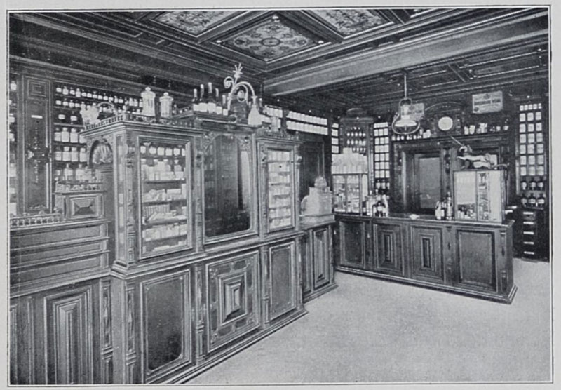 arzneisaal der einhorn apotheke darmstadt ca. 1900